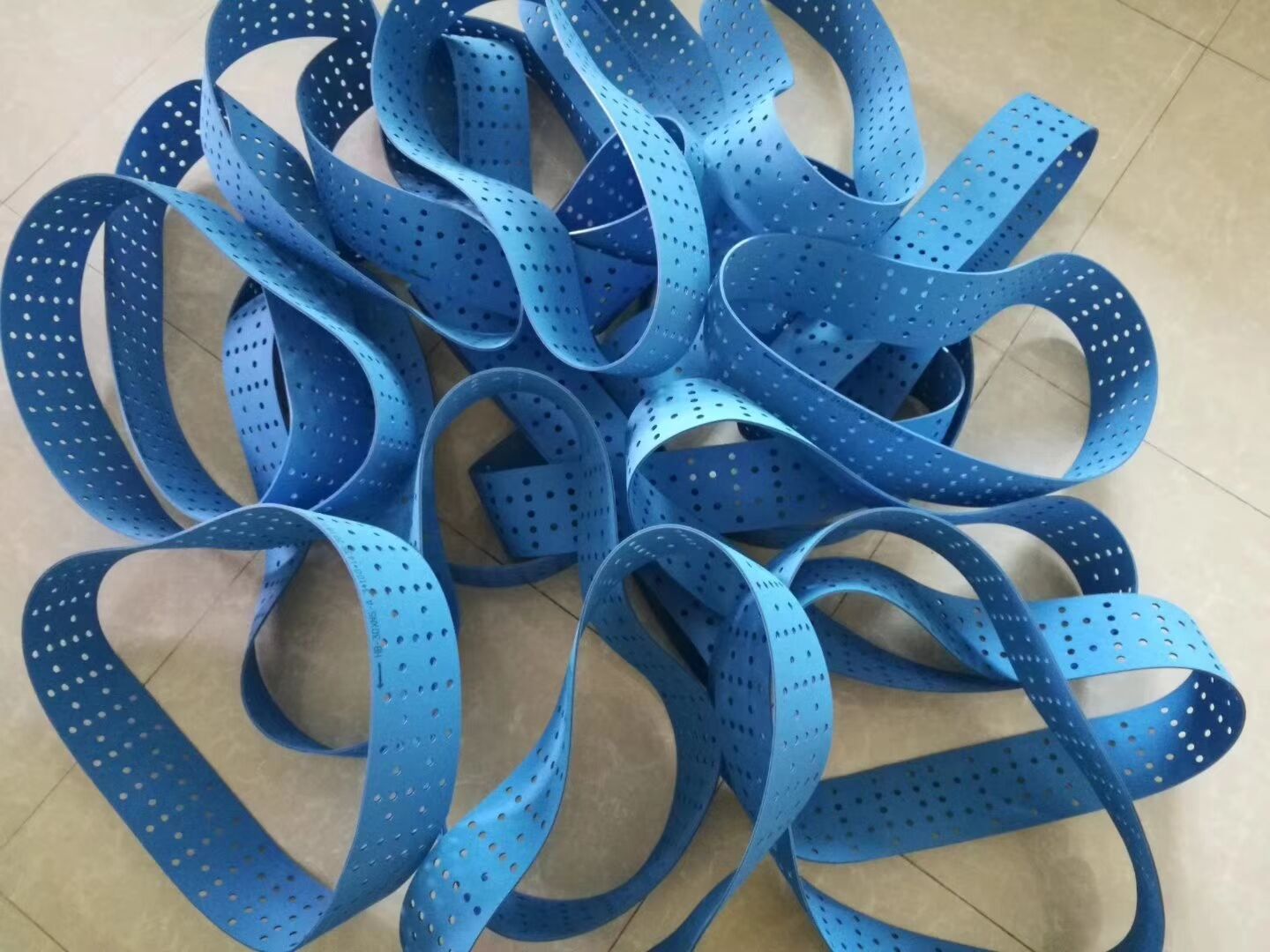 222405899437.jpg 01FF28BA932911C18F933BFB01D1CD05.jpg